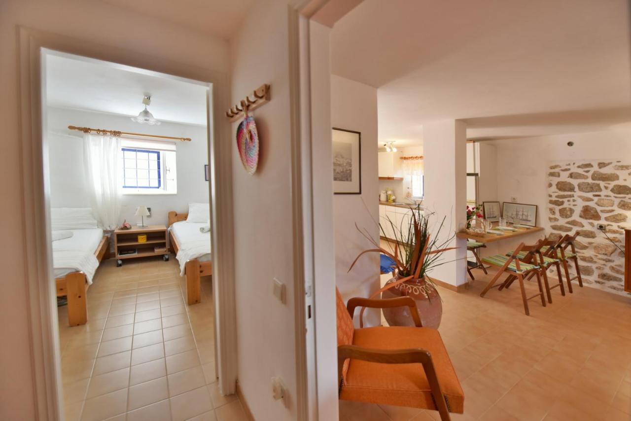 Villa Options House à Hydra  Extérieur photo