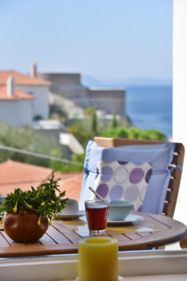 Villa Options House à Hydra  Extérieur photo