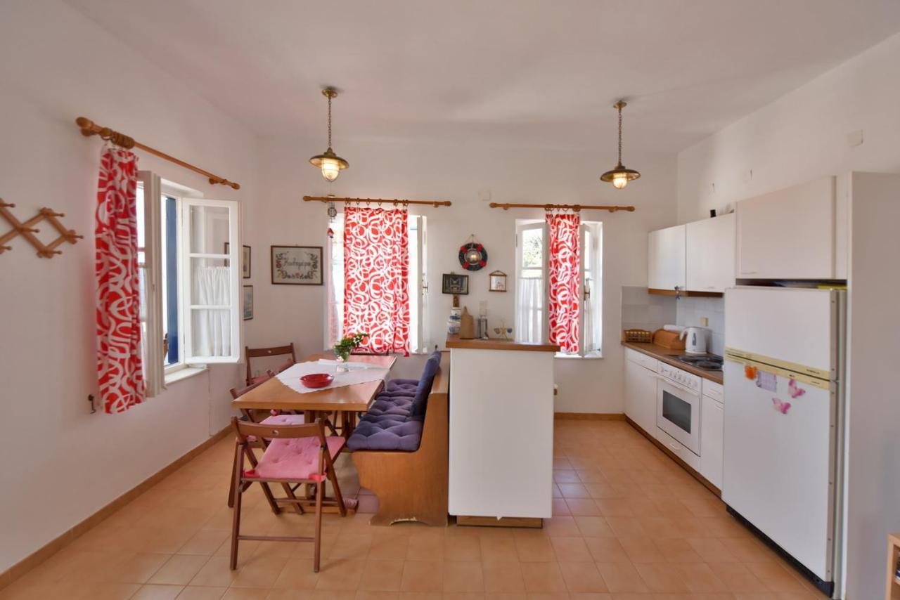 Villa Options House à Hydra  Extérieur photo