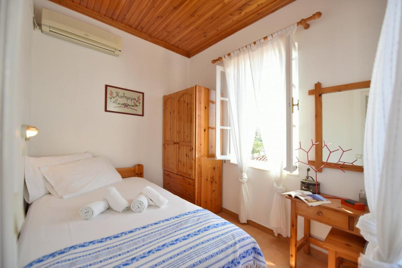 Villa Options House à Hydra  Extérieur photo